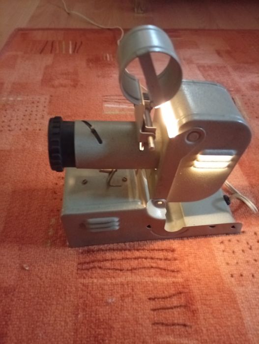 Продавам киноапаратче