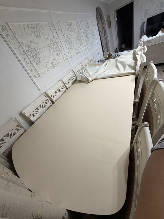 Продам стол большой и 14 стульев
