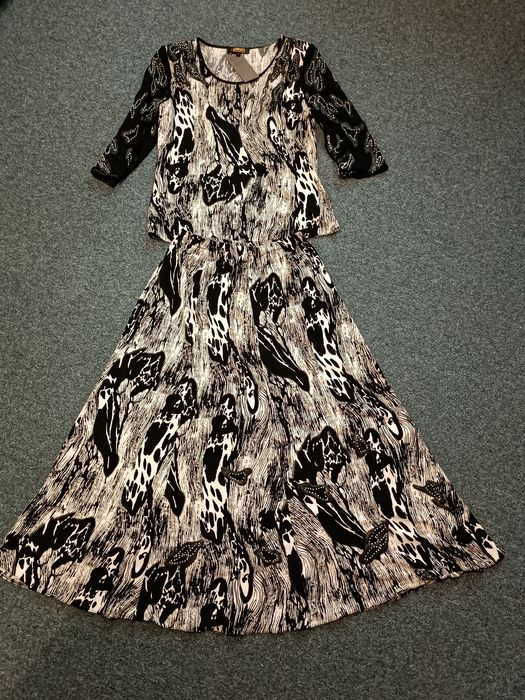 Продам нарядный костюм