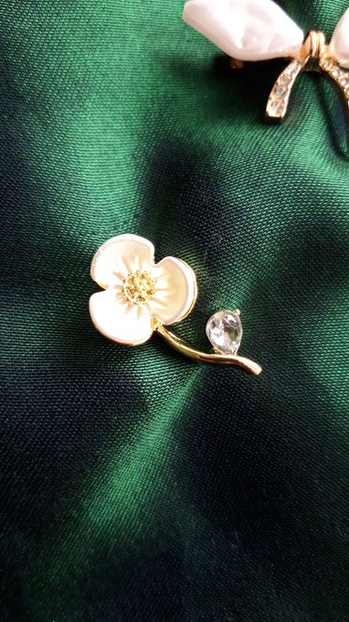 Брошь  бижутерия