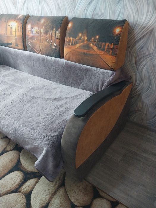 Продам диван хороший