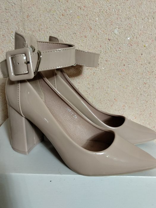 Продам туфли новые