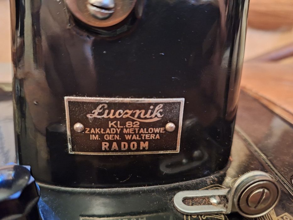 Продавам автентична шевна машина Lucznik.