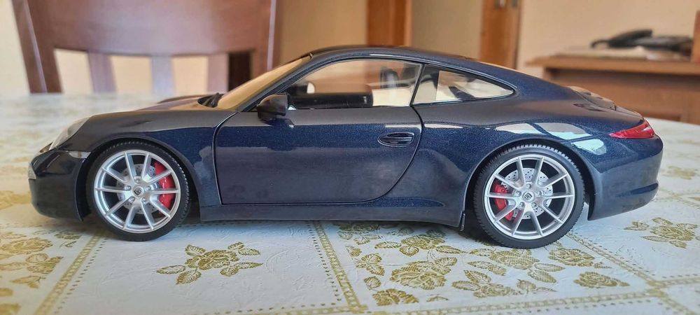 Porsche Carrera S 911 991 1:18 Minichamps
