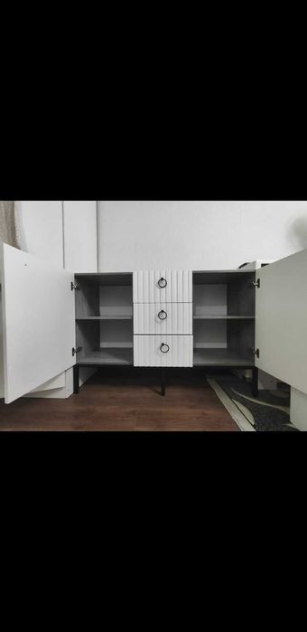 Консоль красивый стильный