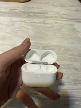 Airpods 4 оригинал кейс