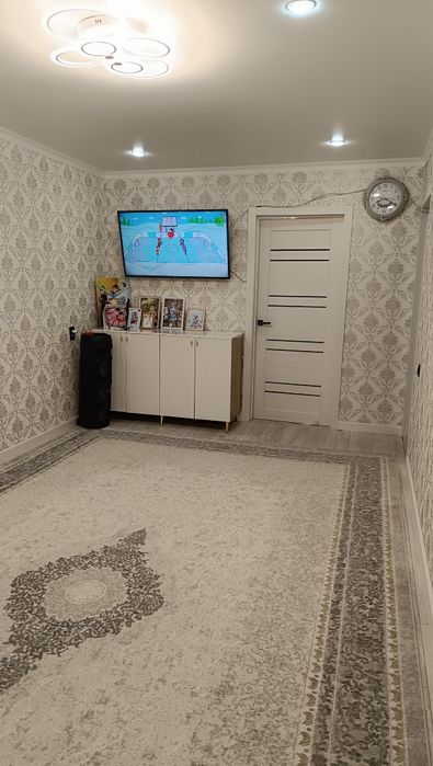 Продается 2 комн квартира 7 мкр