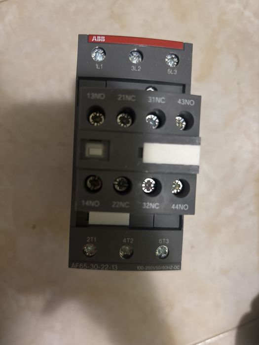 Прекъсвач мощностен ABB автоматичен