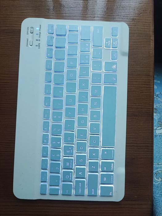Безжична Bluetooth клавиатура