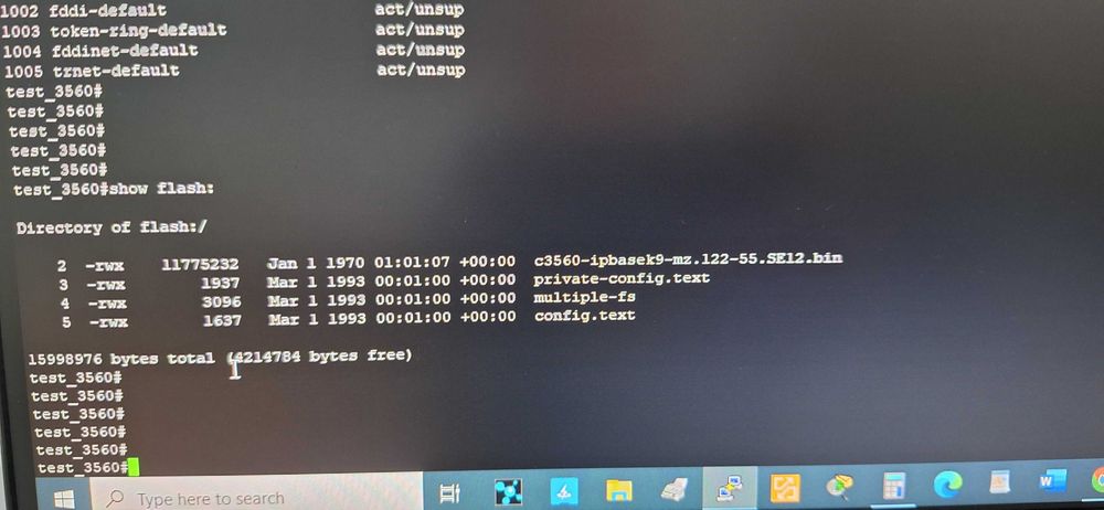 Switch ieftin Cisco de layer 3 pentru invatare CCNA model C3560-24PS