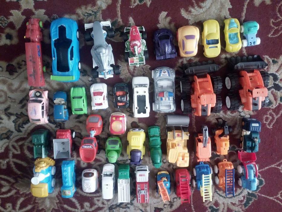 Продаю разные машинки