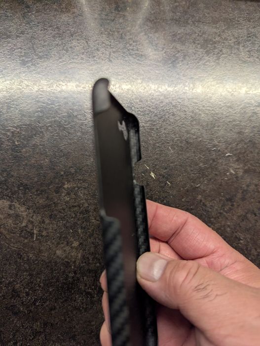 Продам карбоновый чехол на IPhone 7/8/SE(2020)