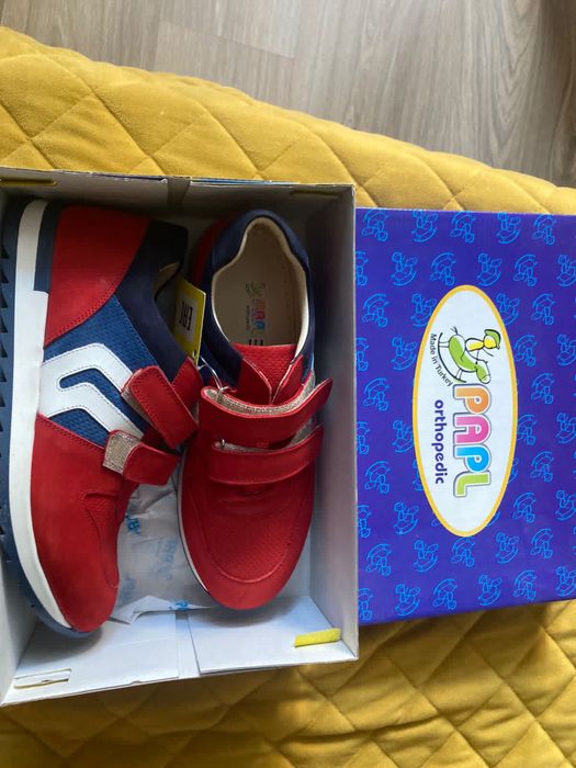 Кроссовки детские