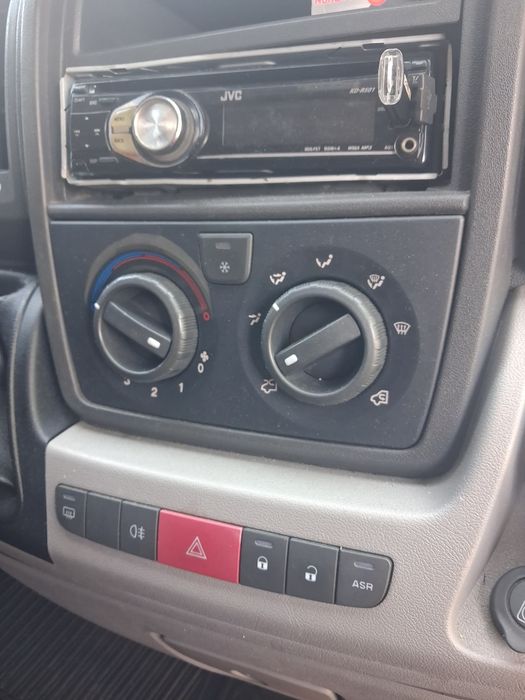 Vand sau dezmembrez Peugeot boxer 3.0 iveco