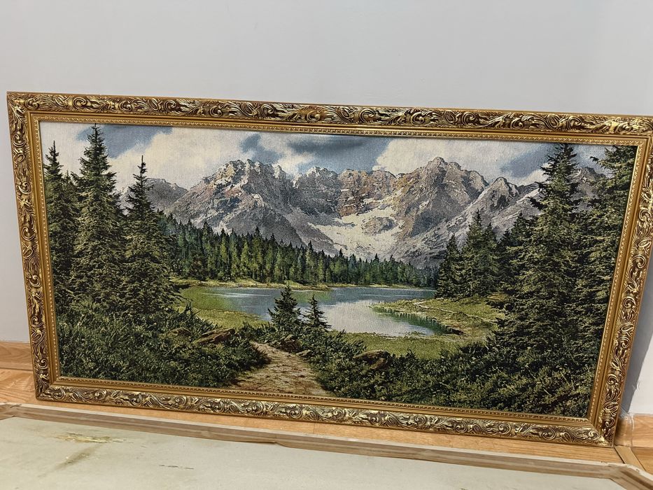 Картины в рамках