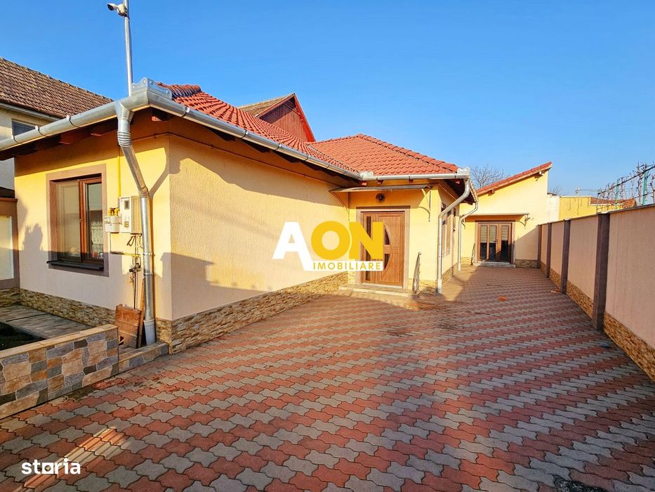 Casă 4 camere, renovată, mobilată, utilată, 410 mp teren, zona Centru