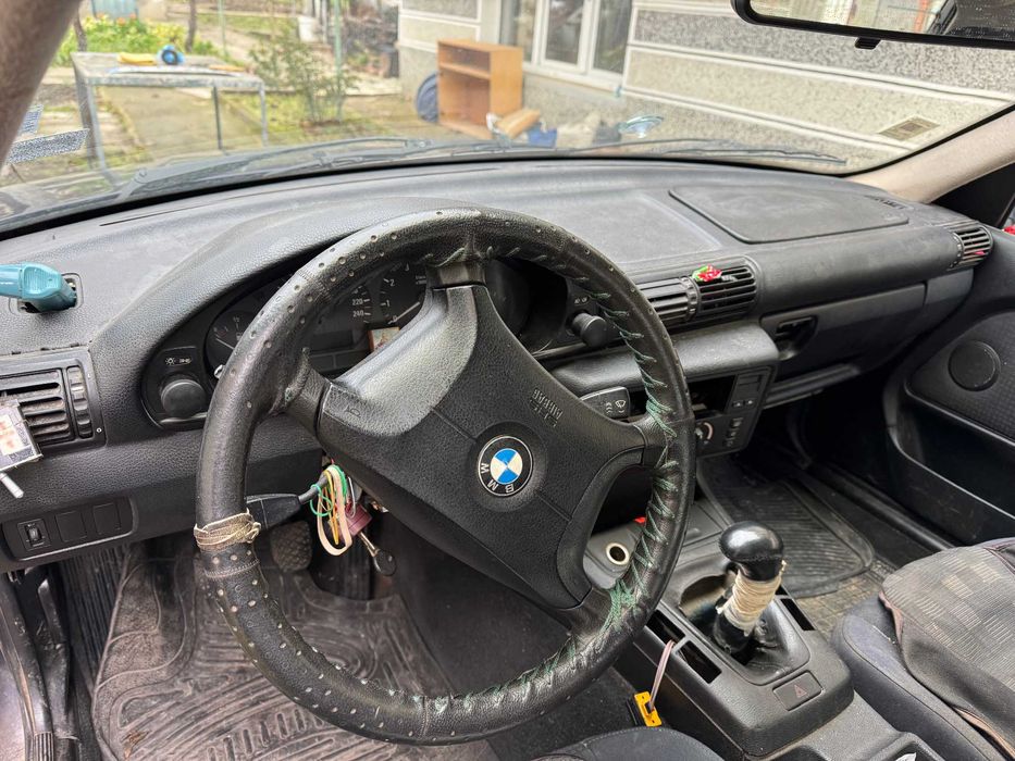 BMW 316i 1,6 купе бензин 1997 година за части