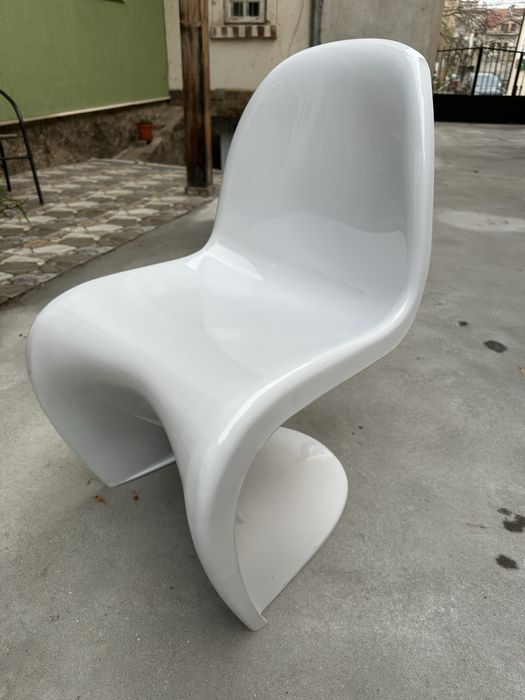 6 броя кухненски стола в черно и бяло