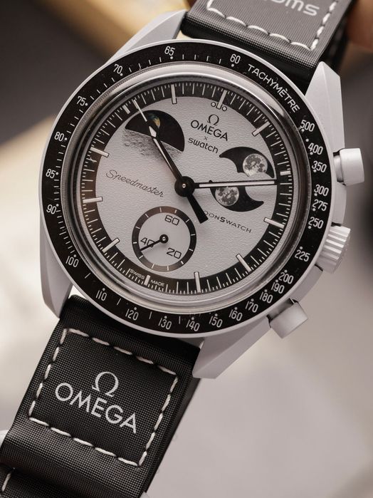 Omega swatch mission to earthphase