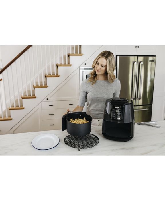 Неразопакован! 3г. Гар! Фритюрник (Air Fryer) Ninja AF100, 1550W 3.8л