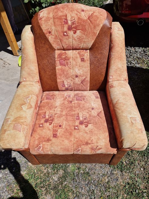Vand Boltari 15/60 cm tigla si cuie de 80 si 90mm plys canapea extensibila 2xfotolii si un biroua