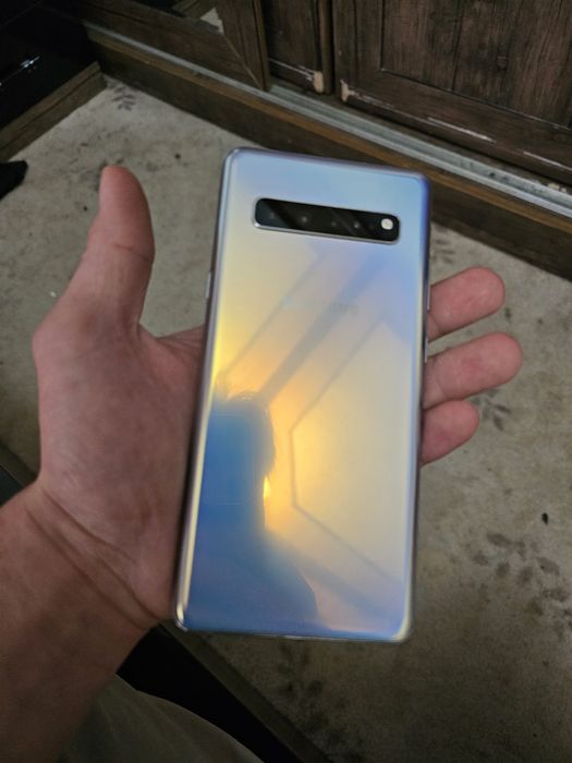 Телефон s10 5 g сотилади