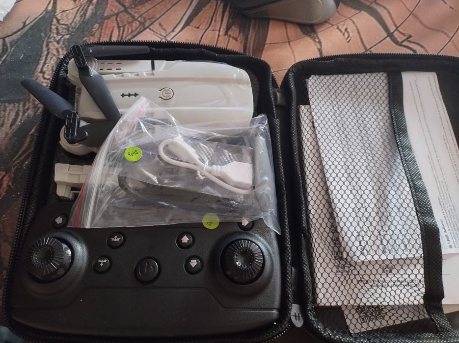 Продавам дрон E99PRO.