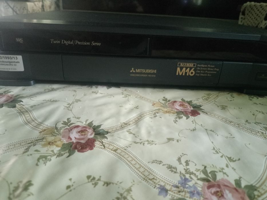 Aparat video recorder Mitsubishi HS M16 defect