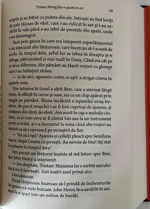 Carte Tristan Strong face o gaură în cer de Kwame Mbalia