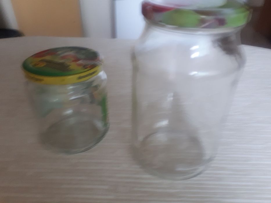 Продам банки:  с крышками