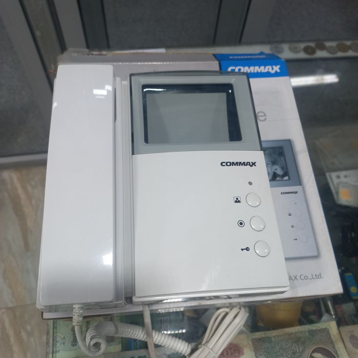 Отдам видео домофон COMMAX