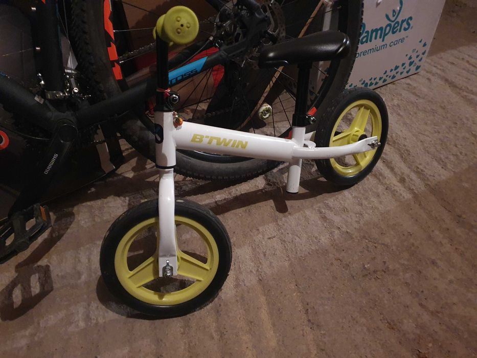 Детска тротинетка и B'TWIN Детско балансиращо колело