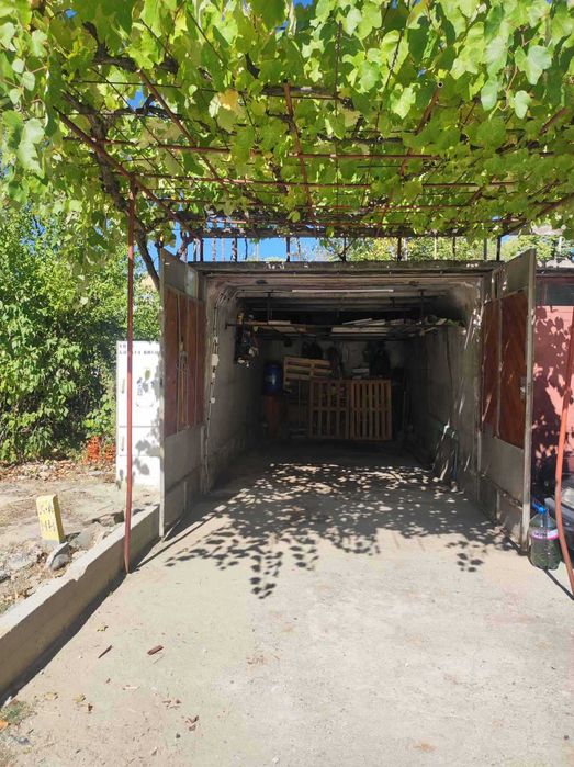 Дава се под наем Гараж / Паркомясто в Благоевград, Бялата висота - 21 кв.м за 86.7 € - Снимка #1