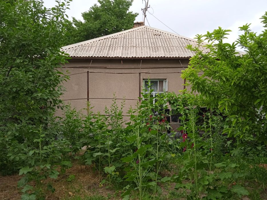Продам дом с времянкой и участком
