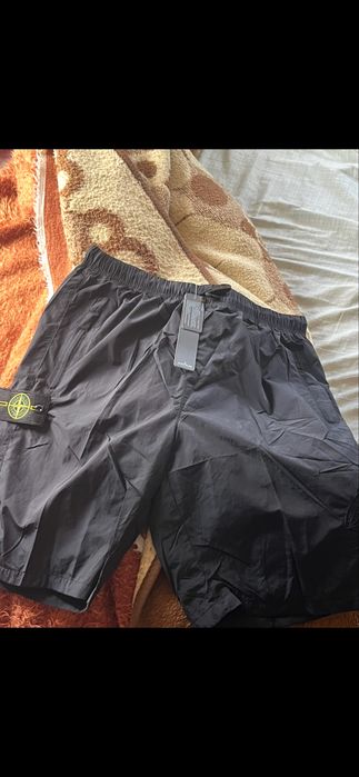 Къси шушлякови панталони “Stone island”