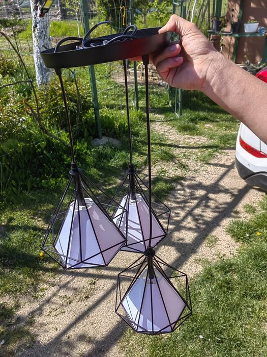 Lustră modernă cu 3 pendule, model geometric – 120 lei