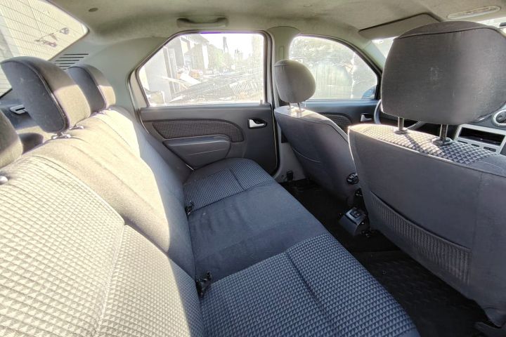 Bara spate Dacia Logan 2006 1.6 MT (90 hp)