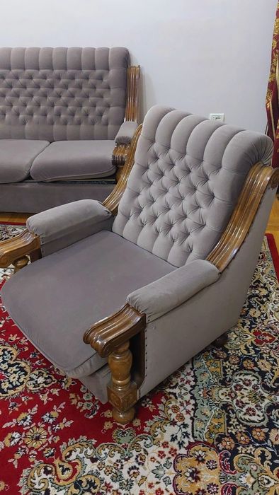 Set canapea cu 2 fotolii si masa