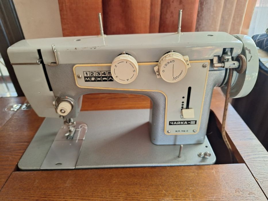 Швейная машинка Чайка ножная