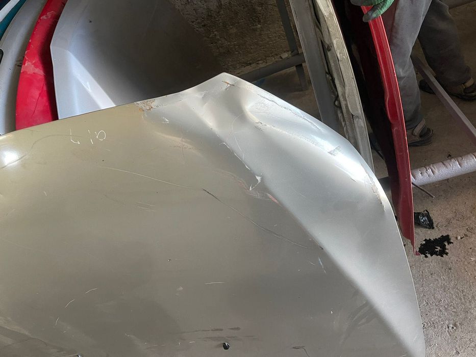 Капот Митсубиси Лансер 10