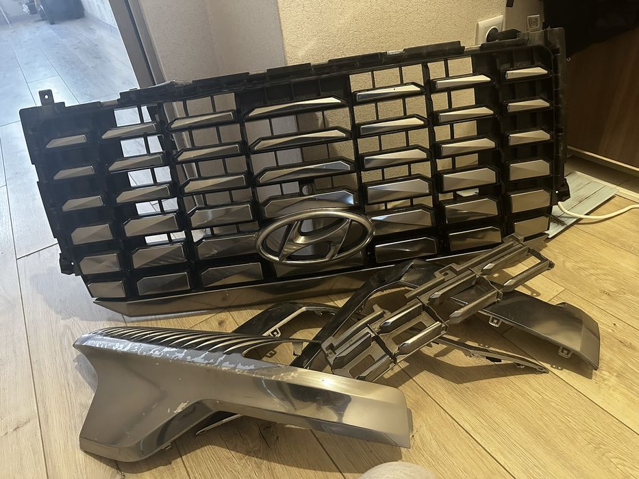 Hyundai көлігінің алдыңғы радиатор торы