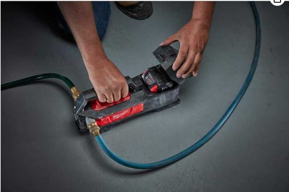 Pompă de transfer Milwaukee M18BTP-0