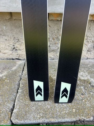 Ski Schiuri piste all-mountain Kastle MX83 175 cm (model 2024)