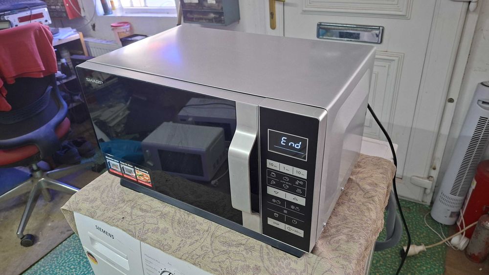 Cuptor cu microunde Sharp