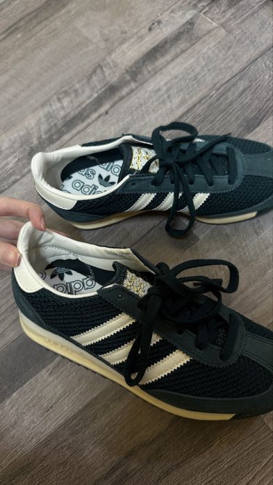 Продам кроссовки Adidas SL72