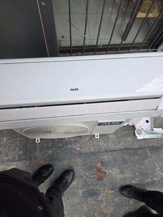 Продаётся Кондиционер AUX1 8 Inverter