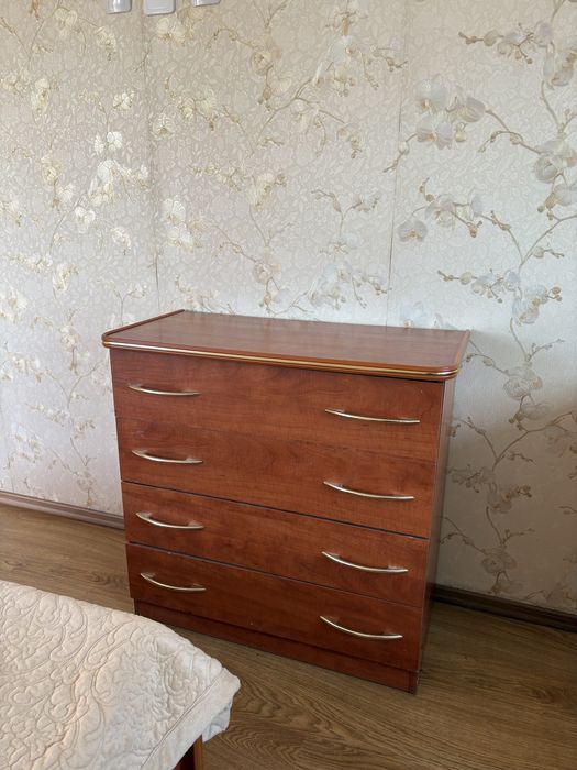 Продам спальный гарнитур