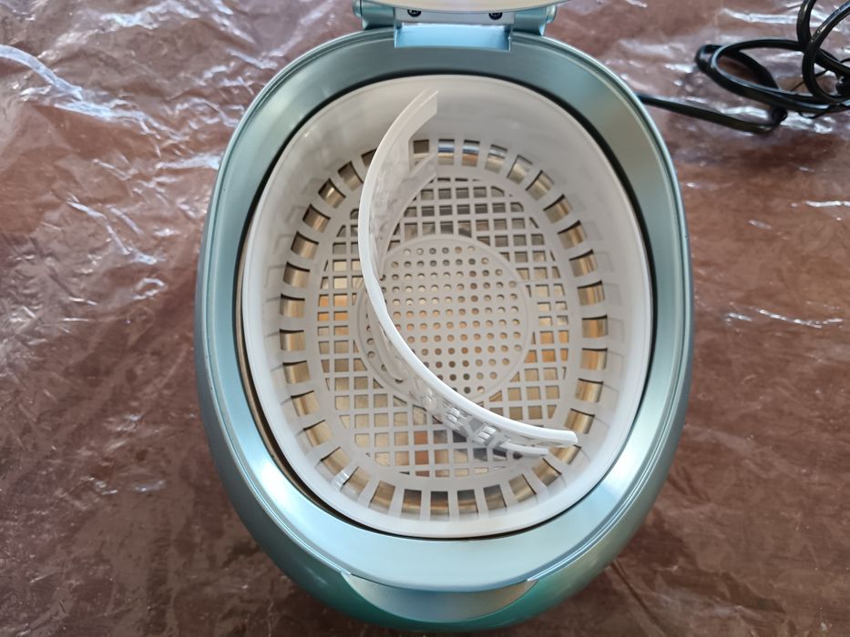 Cuva, aparat de curățat cu ultrasunete