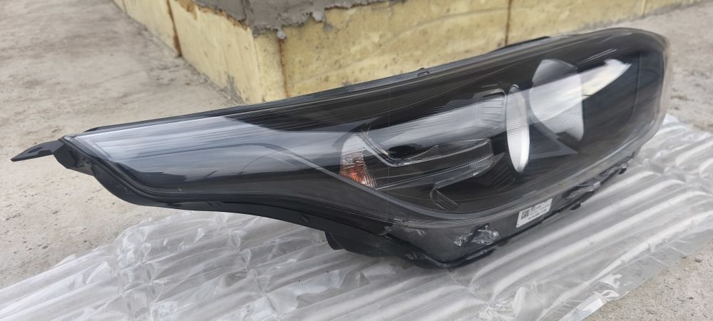 Фара правая Киа Сид Комфорт 92102J7001