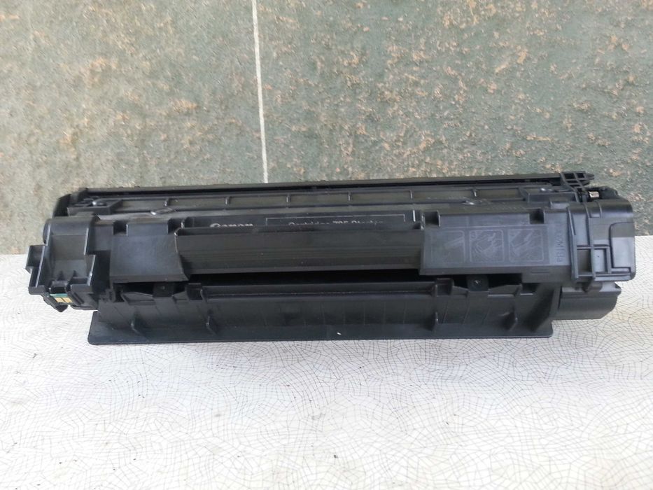 Продаётся картридж фирмы CANON 725 Starter